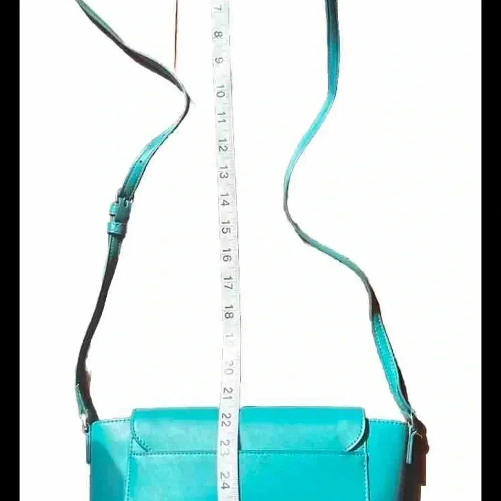 Vera Bradley Magnetic Flap Crossbody Bag - Picture 4 of 7